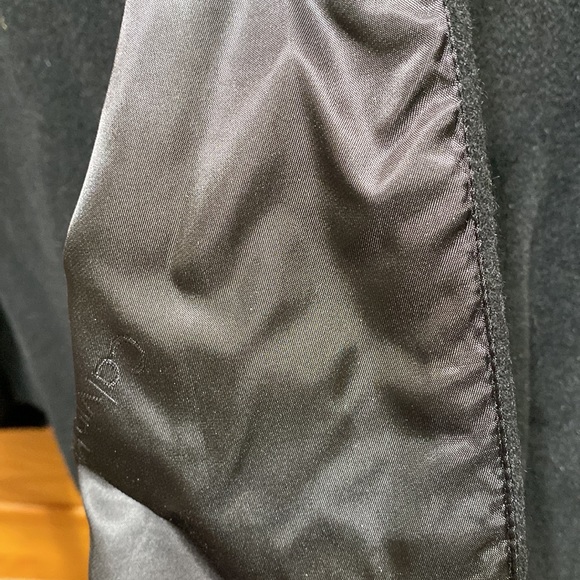 Calvin Klein black robe coat with a belt and two packets on the side used - Picture 13 of 16